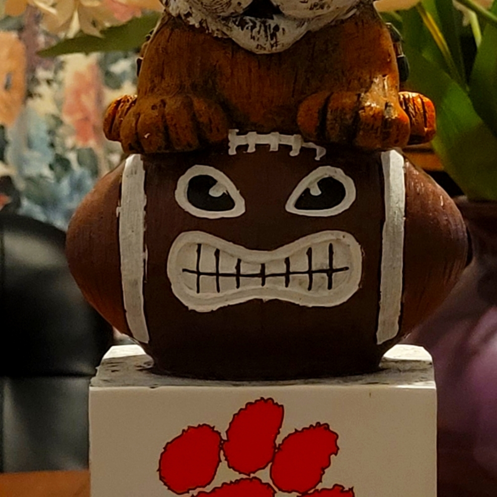 CLEMSON STATE TOGA pole STATUE
